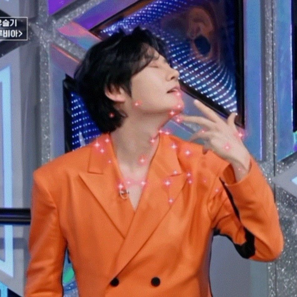 Behind-the-scenes cut of Kang Moonkyung