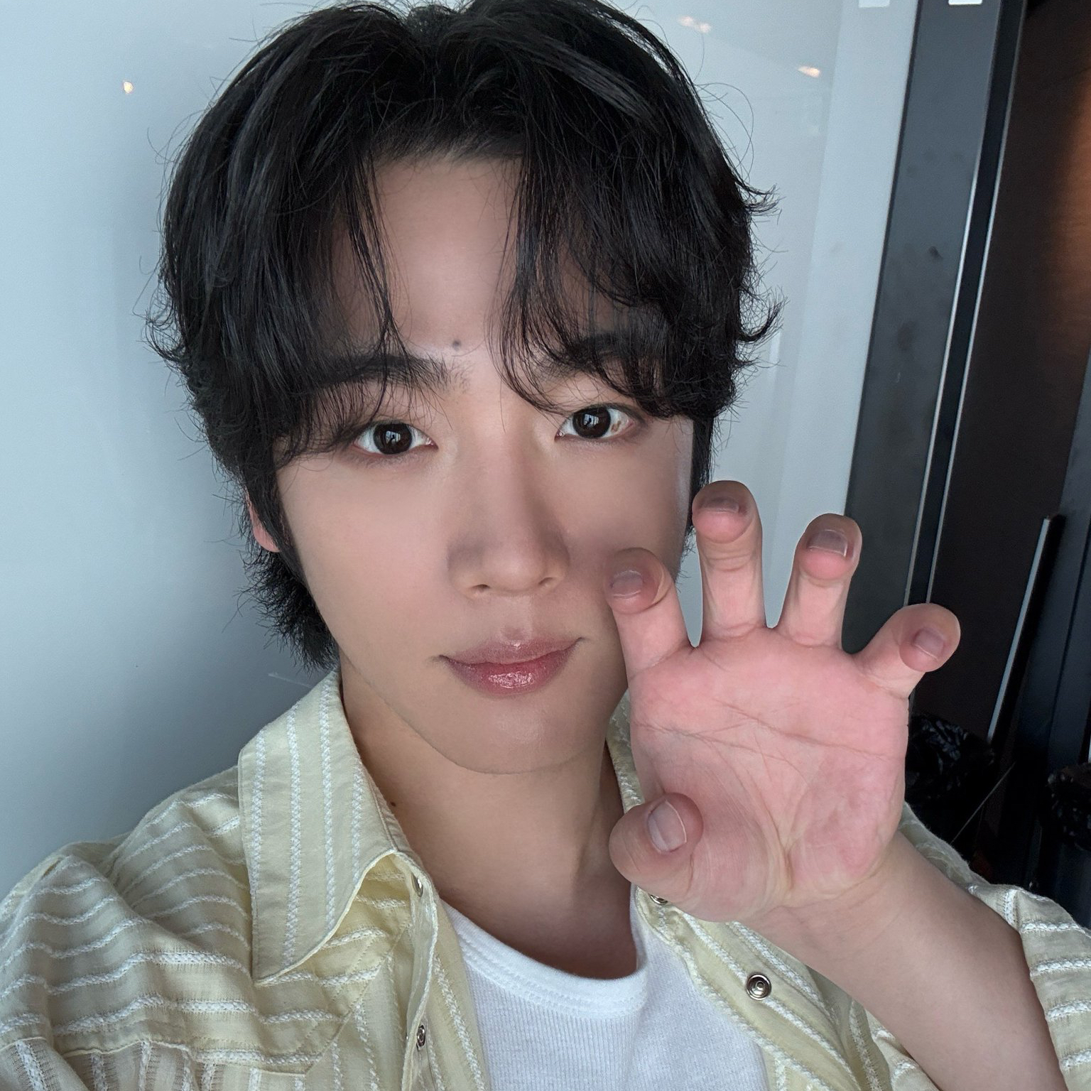 Behind-the-scenes cut of Kim Yohan