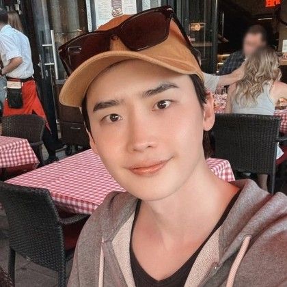 Recent activity shot of Lee Jongsuk