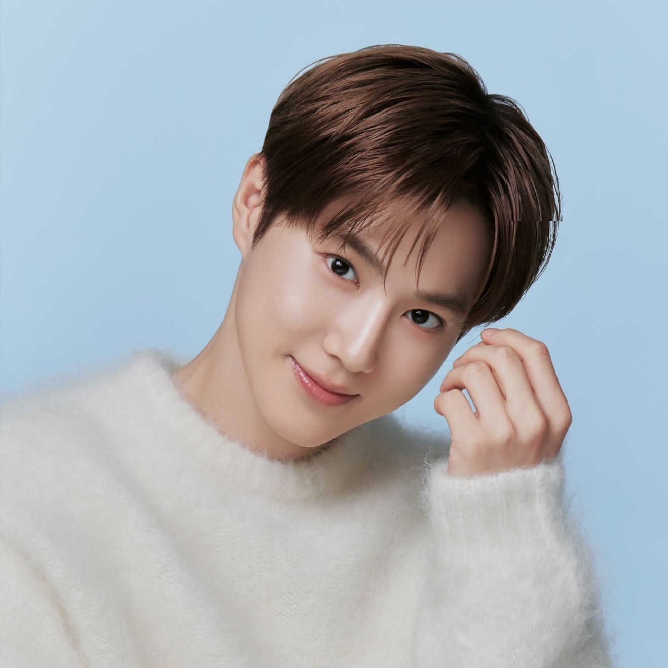 Behind-the-scenes cut of Suho