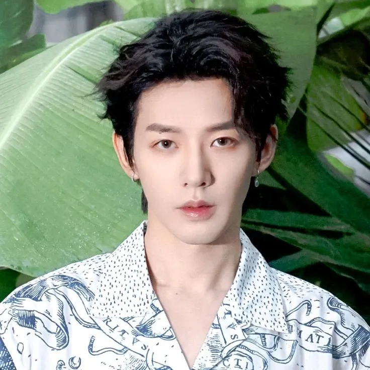 Latest photo of Deng Wei