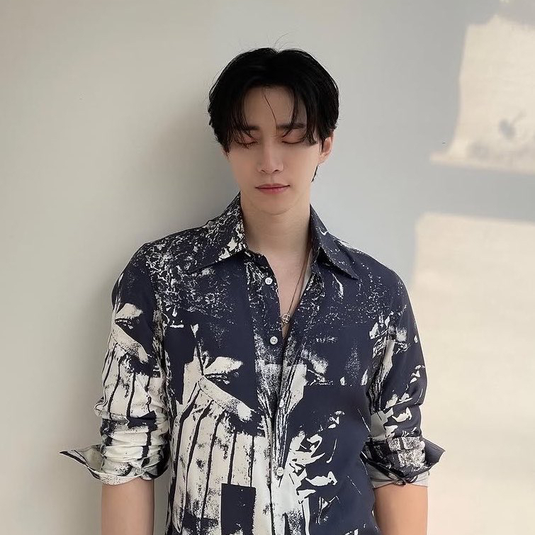 イ・ジュノのビハインドカット