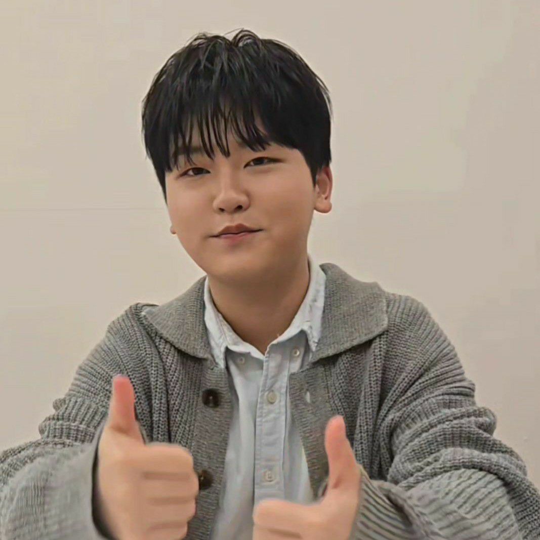 A moment captured by a fan of Park Sungon