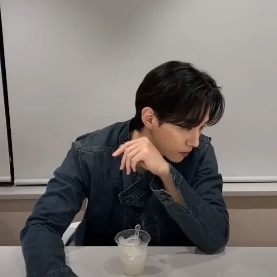 Momen yang diabadikan oleh penggemar Lee Junho