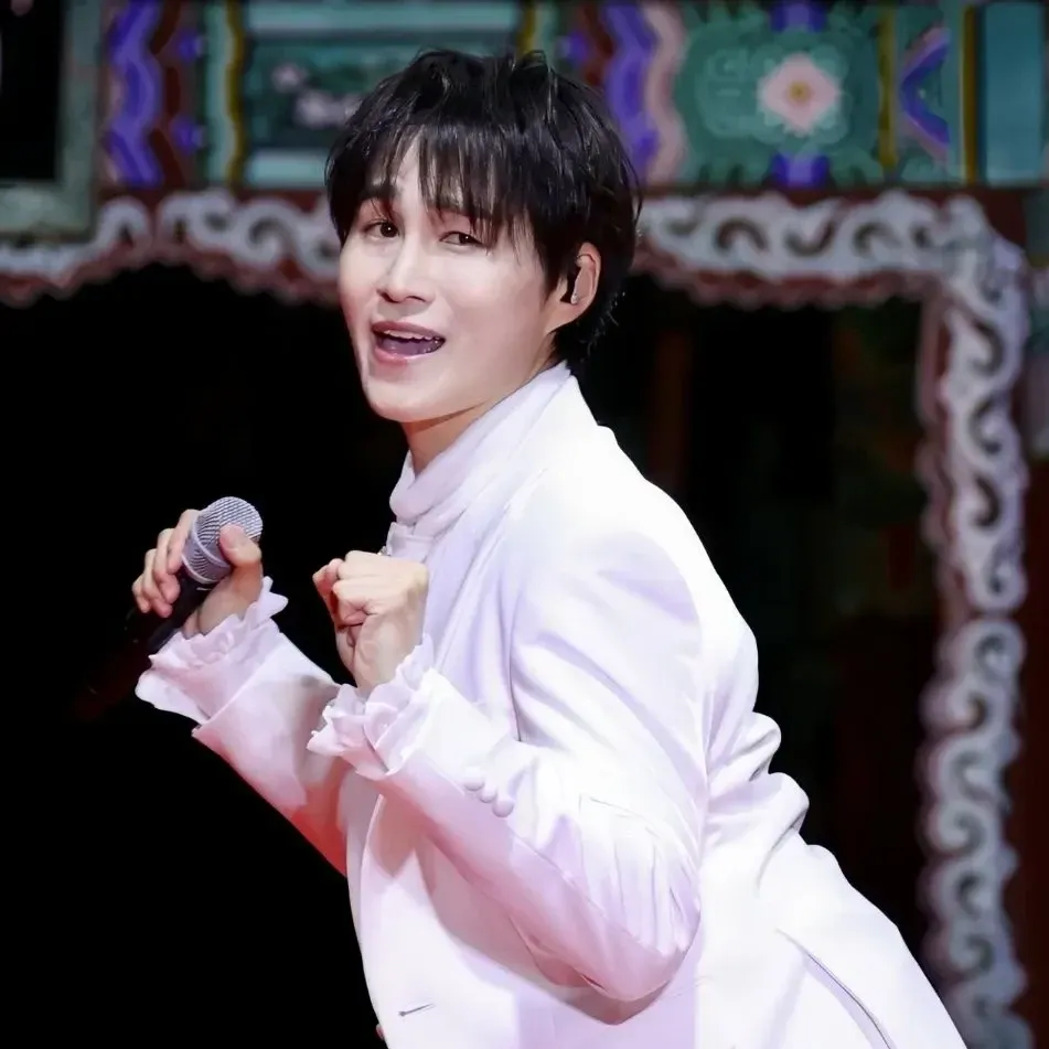 Cuplikan di balik layar dari Kim Heejae