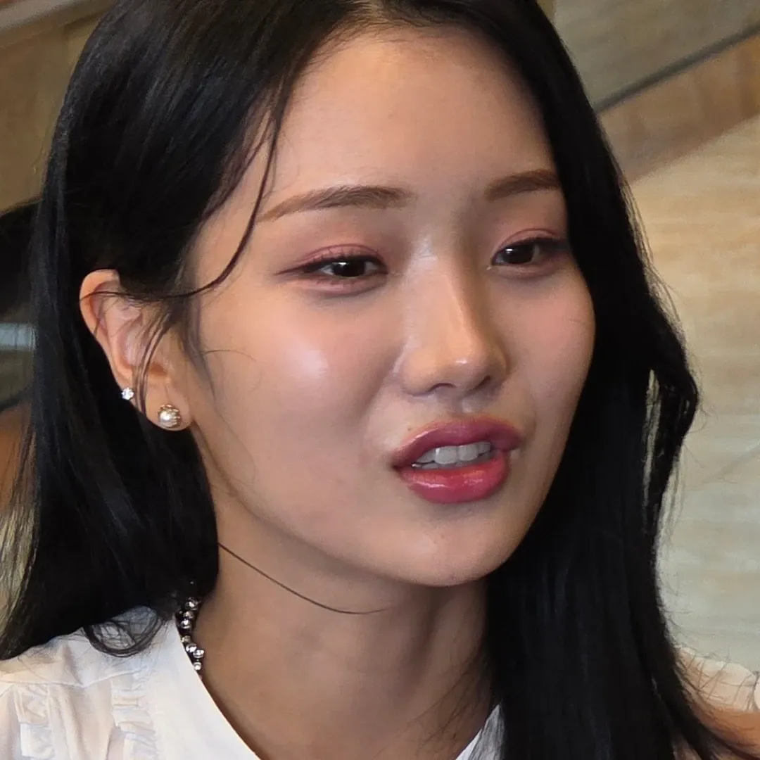 Recent activity shot of Kim Soyeon (2004)