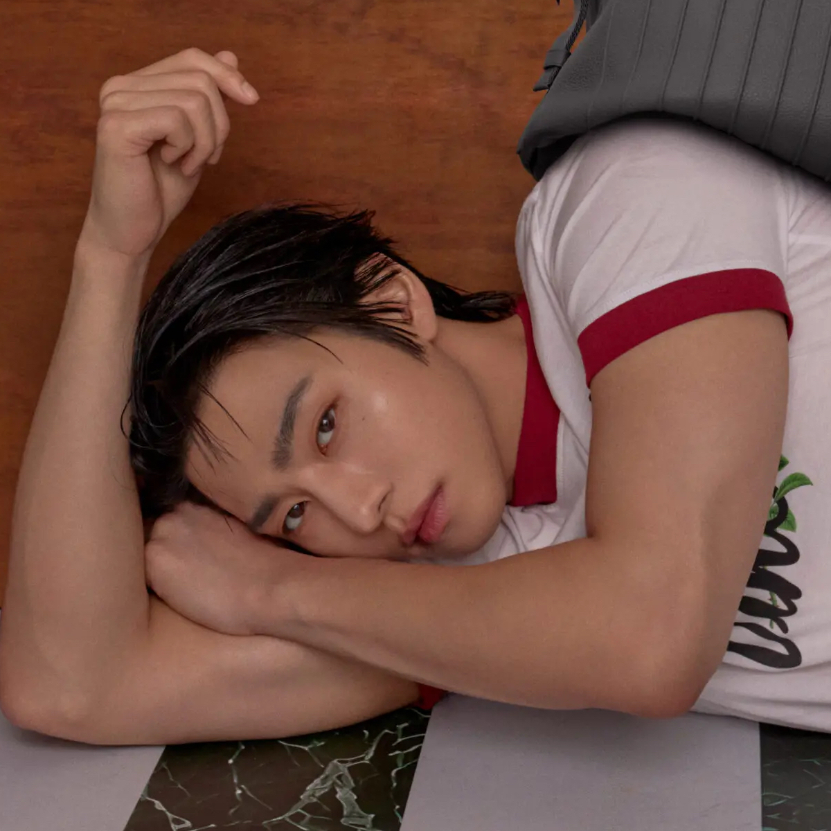 Behind-the-scenes cut of Ahn Hyoseop