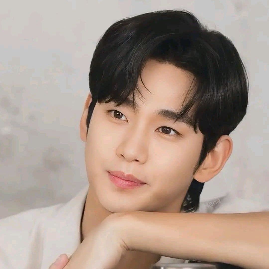 Recent activity shot of Kim Soohyun