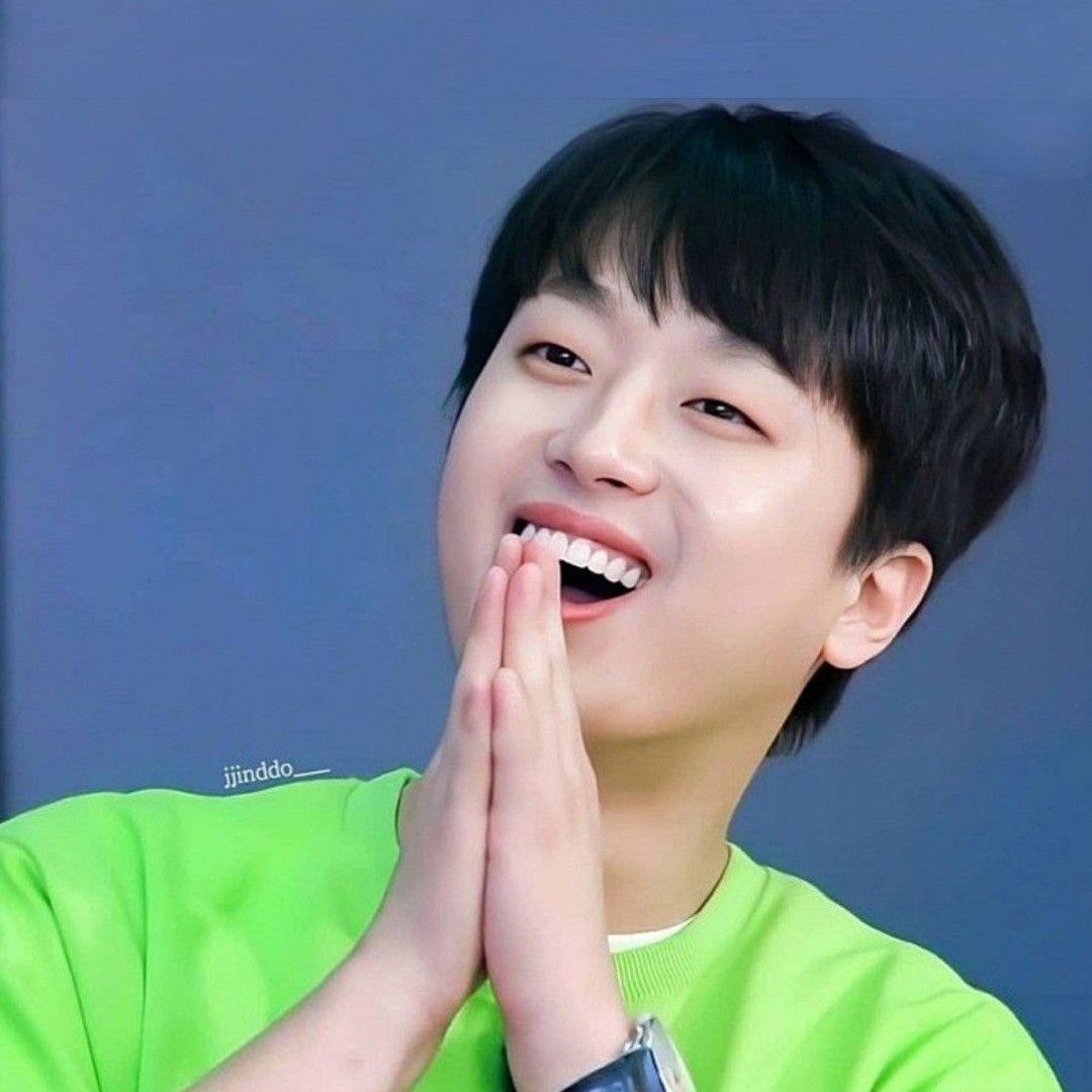 Behind-the-scenes cut of Lee Chanwon