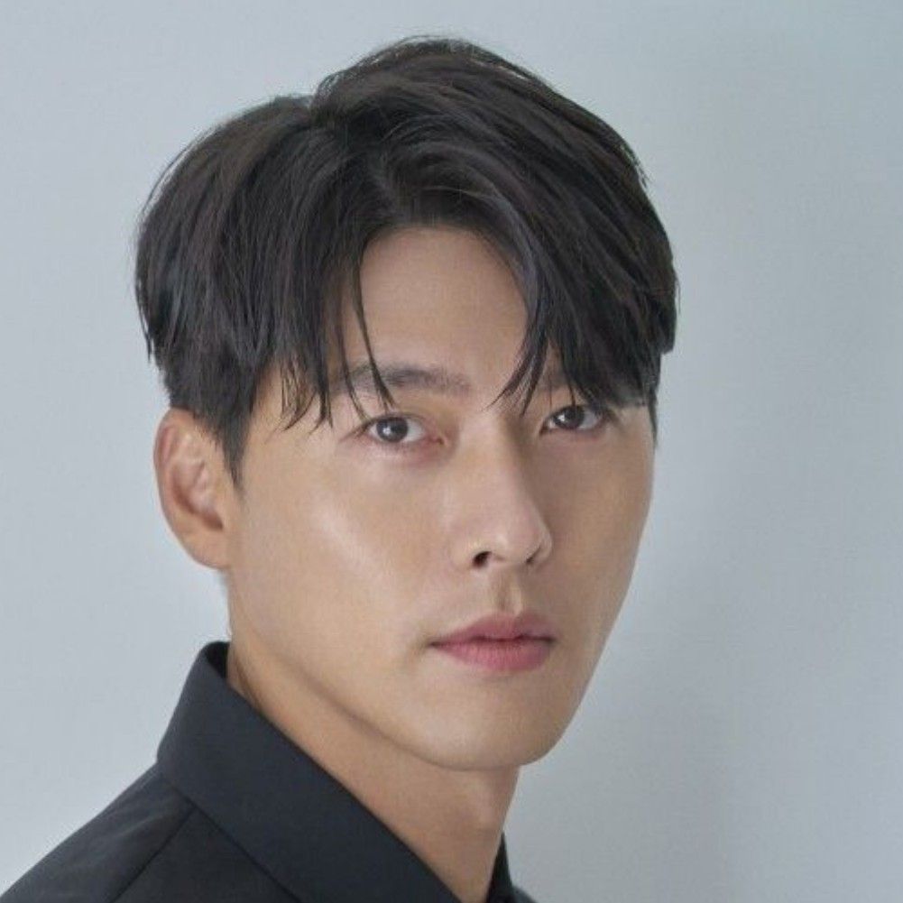 Momen yang diabadikan oleh penggemar Hyun Bin