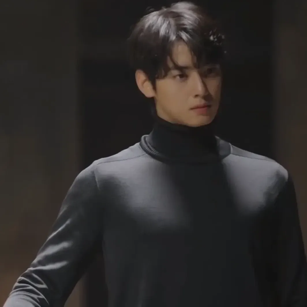 Latest photo of Cha Eunwoo