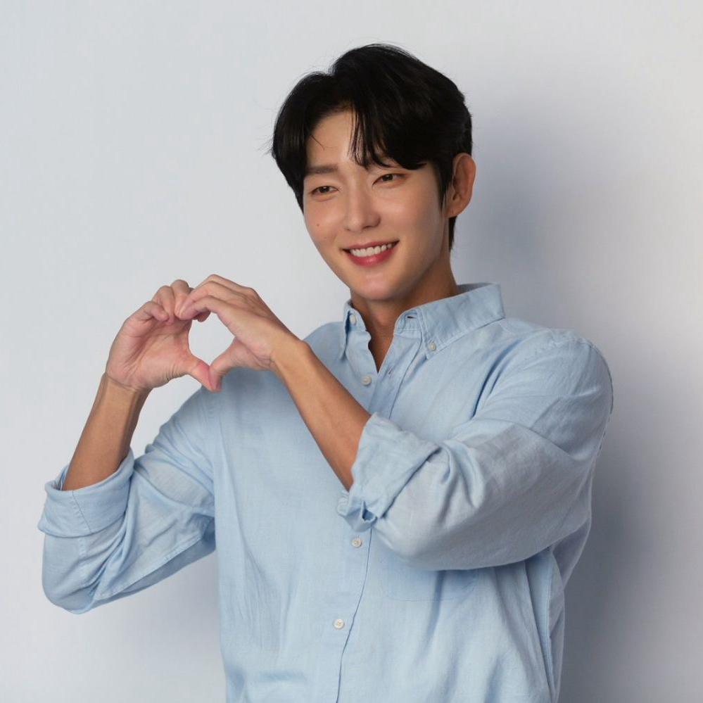 Behind-the-scenes cut of Lee Joongi