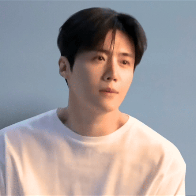Behind-the-scenes cut of Kim Seonho