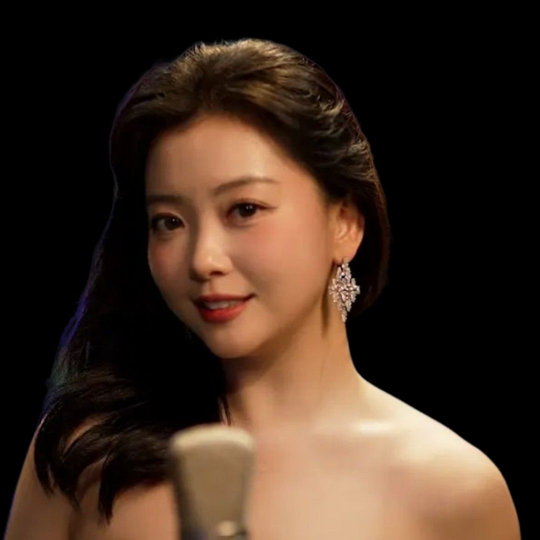 A moment captured by a fan of YOYOMI