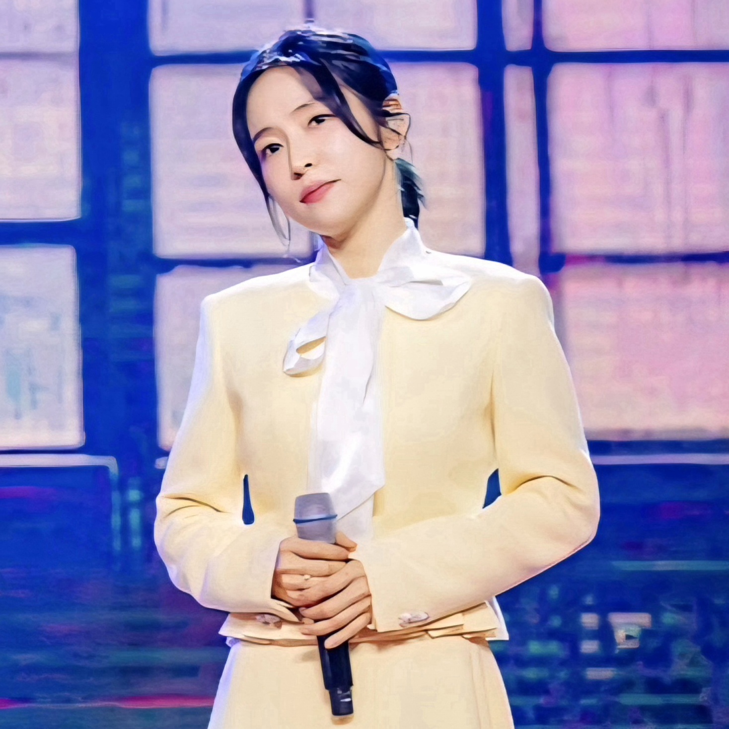 A moment captured by a fan of Hong Ja