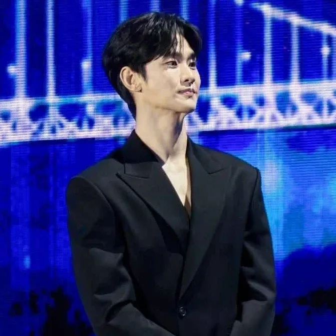 A moment captured by a fan of Kim Soohyun