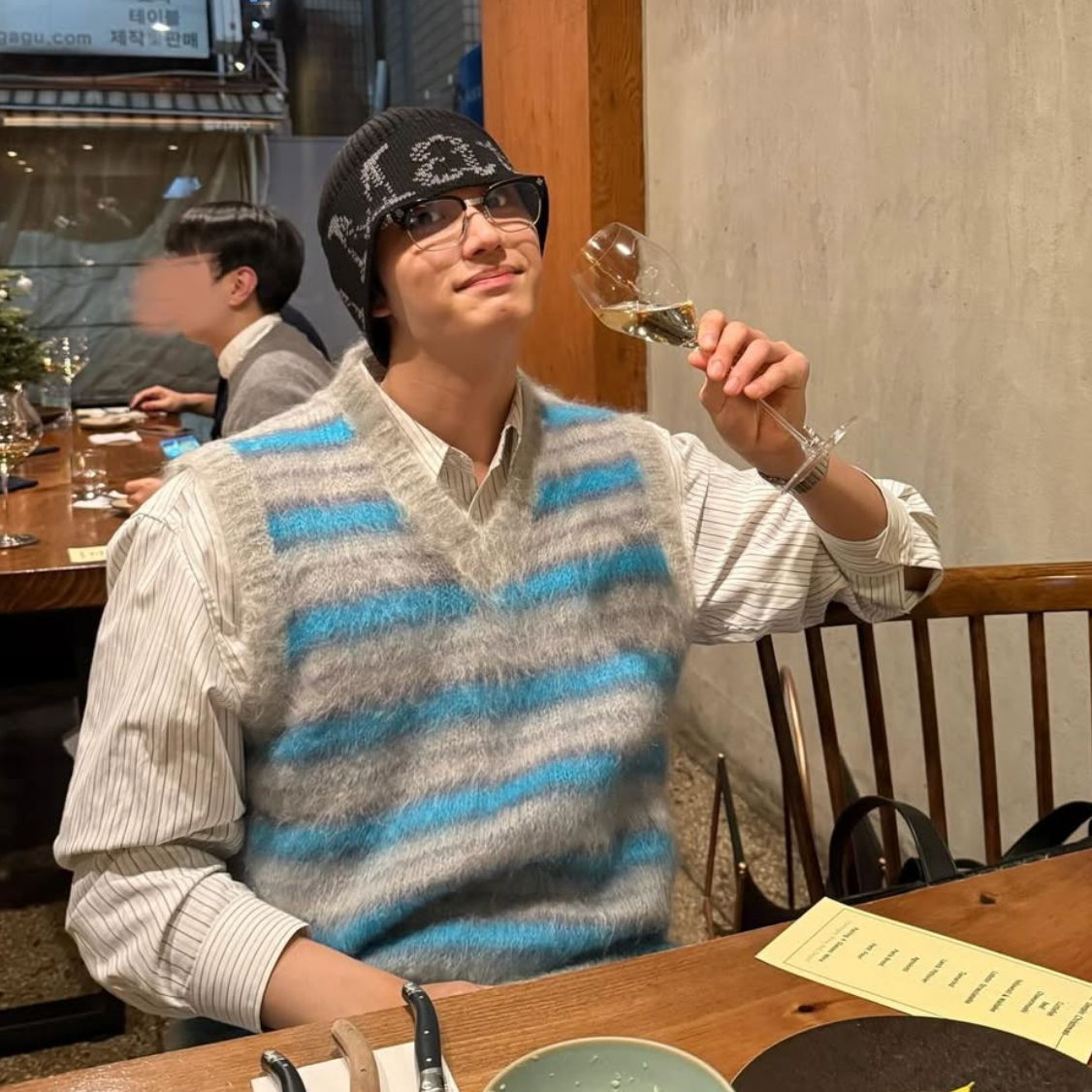 A moment captured by a fan of Kim Jaewon