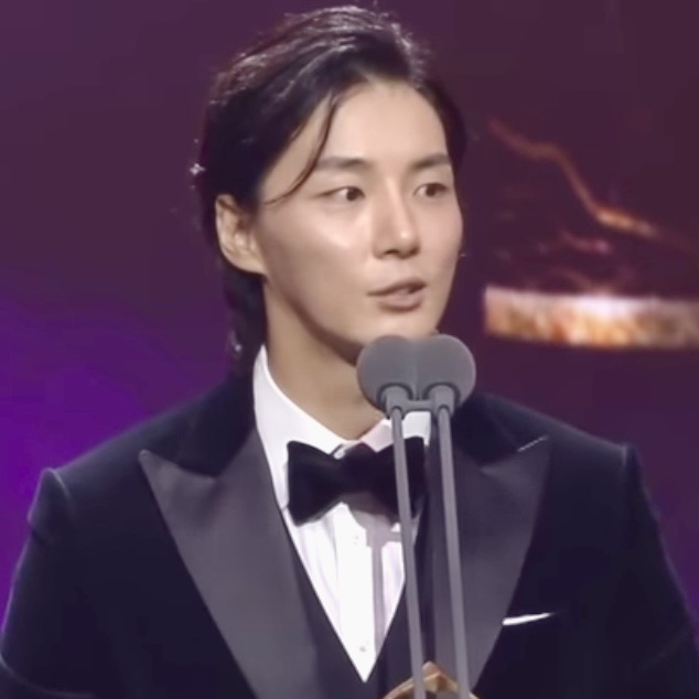 Latest photo of Yoon Shiyoon