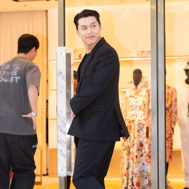 Foto kegiatan terbaru dari Hyun Bin