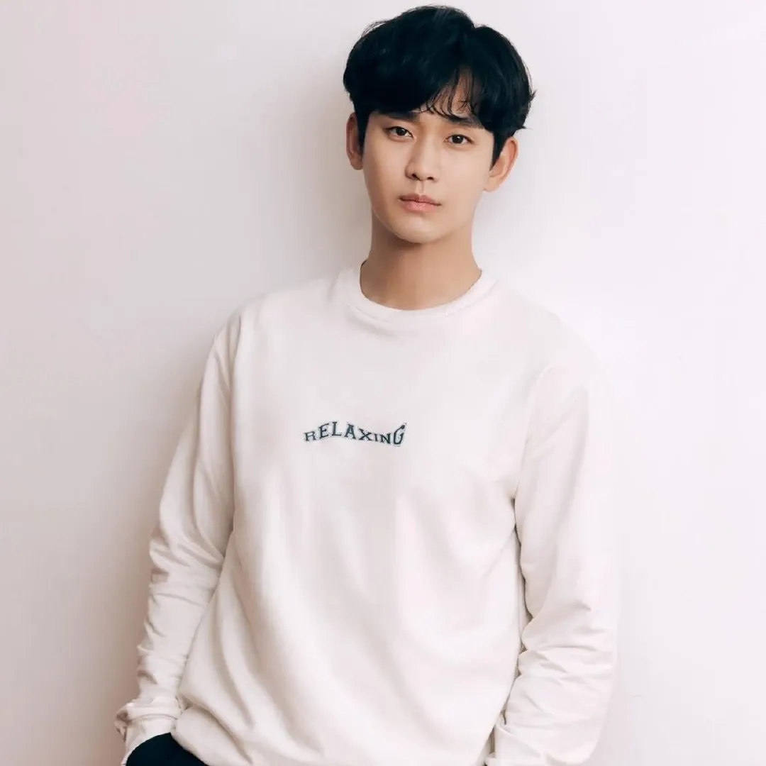 A moment captured by a fan of Kim Soohyun