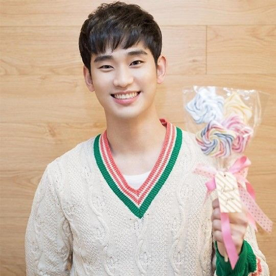 Foto kegiatan terbaru dari Kim Soohyun