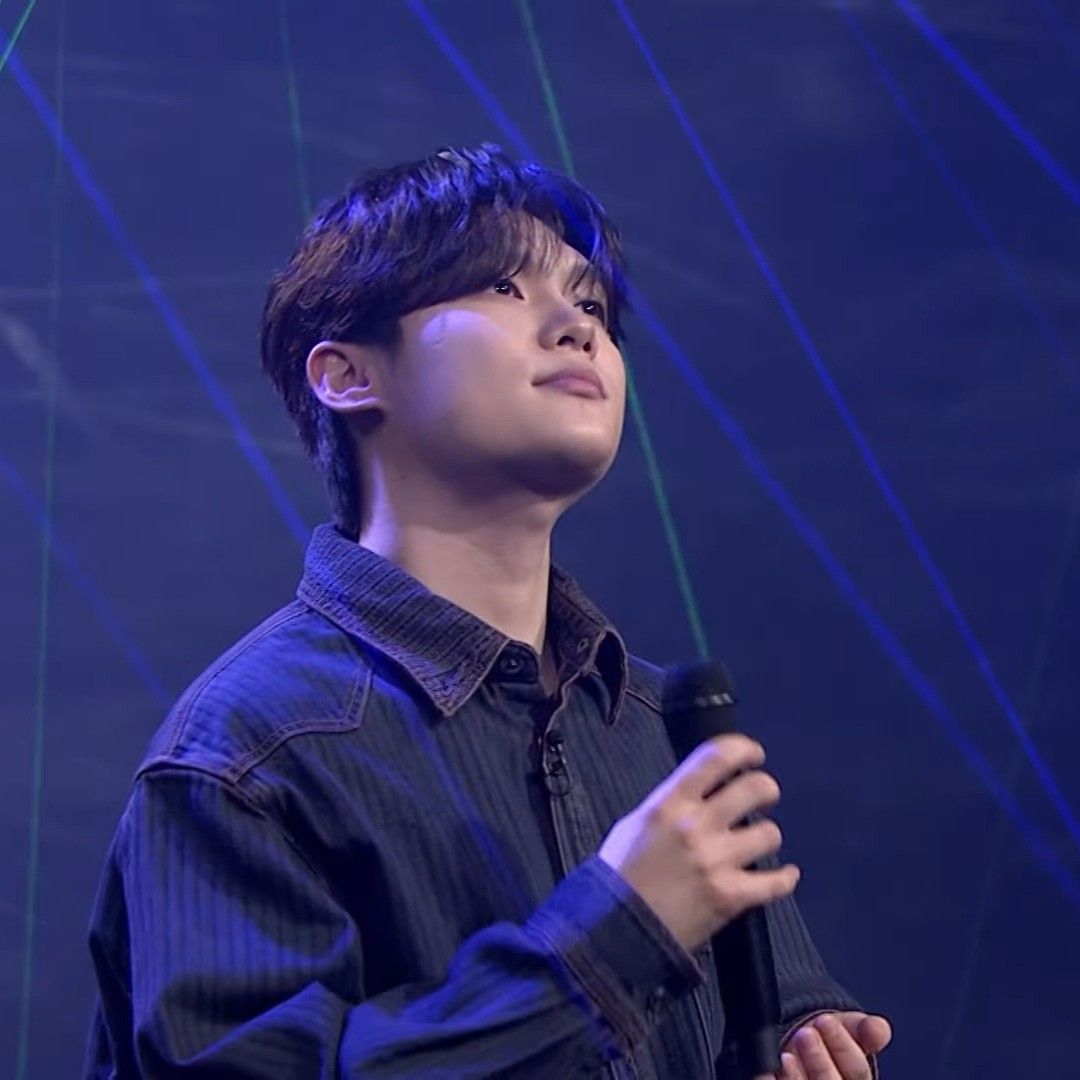 A moment captured by a fan of Choi Jaemyeong