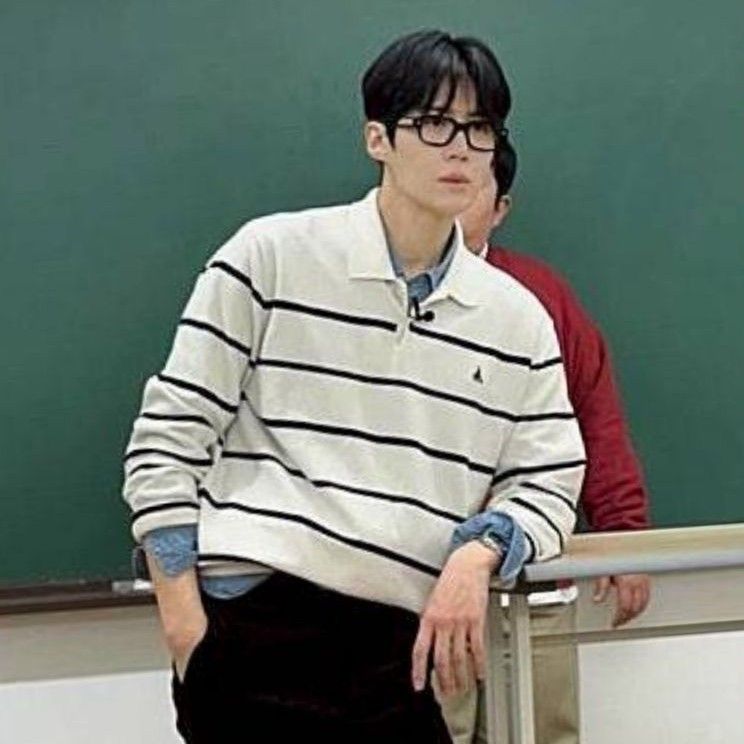 粉絲拍下的金宣虎瞬間