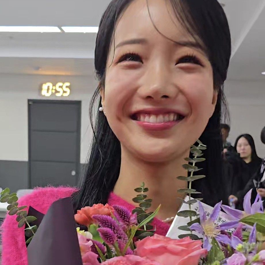 Behind-the-scenes cut of Kim Soyeon (2004)