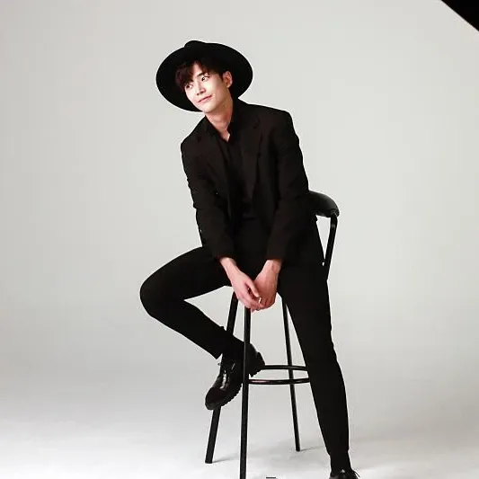 Cuplikan di balik layar dari Rowoon