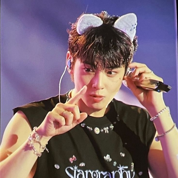 Recent activity shot of Cha Eunwoo