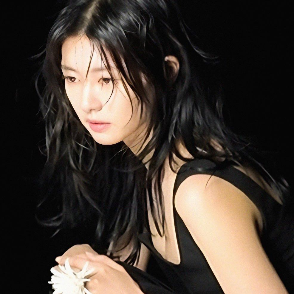 Recent activity shot of Jung Somin