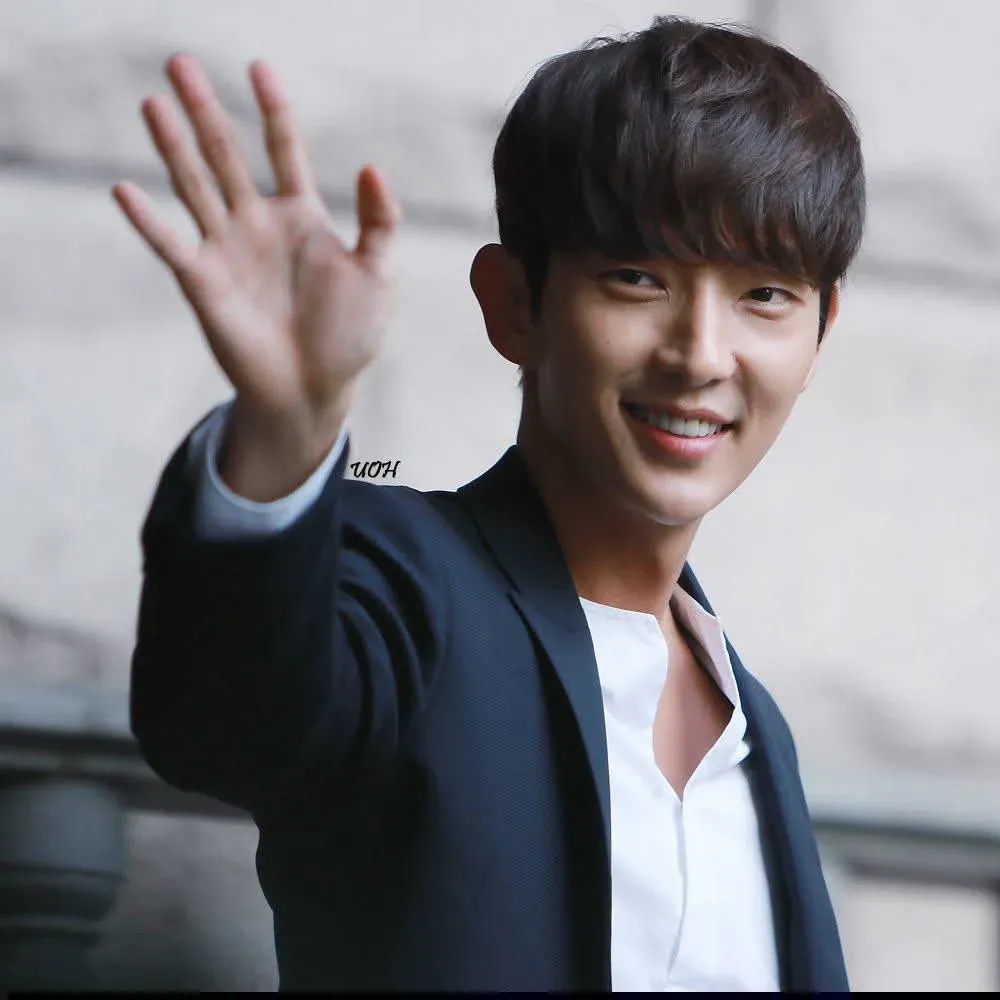 이준기 최근 활동샷