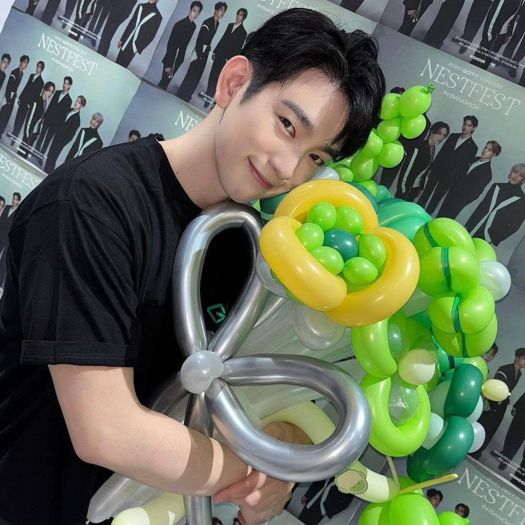 粉丝拍下的朴珍荣瞬间