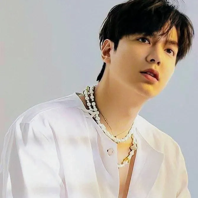 Recent activity shot of Lee Minho