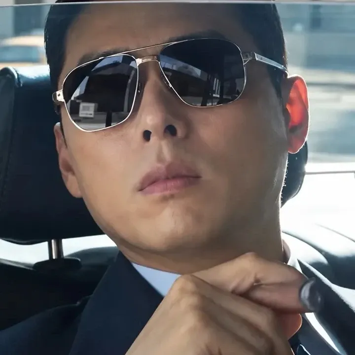 Foto terbaru dari Hyun Bin