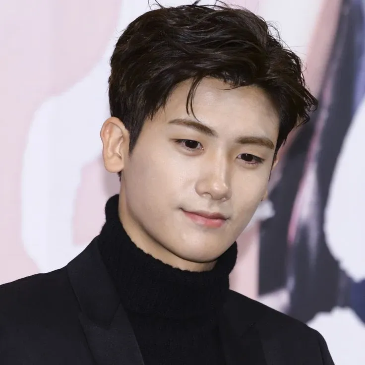 Behind-the-scenes cut of Park Hyungsik