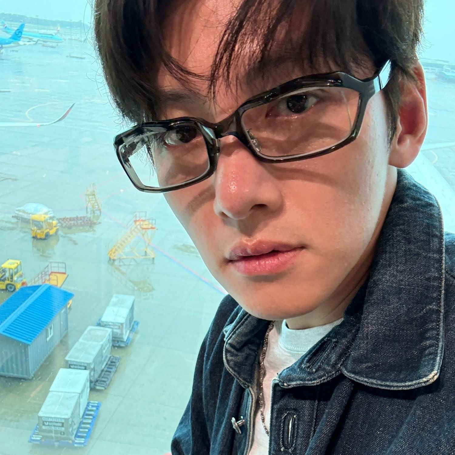 Behind-the-scenes cut of Ji Changwook