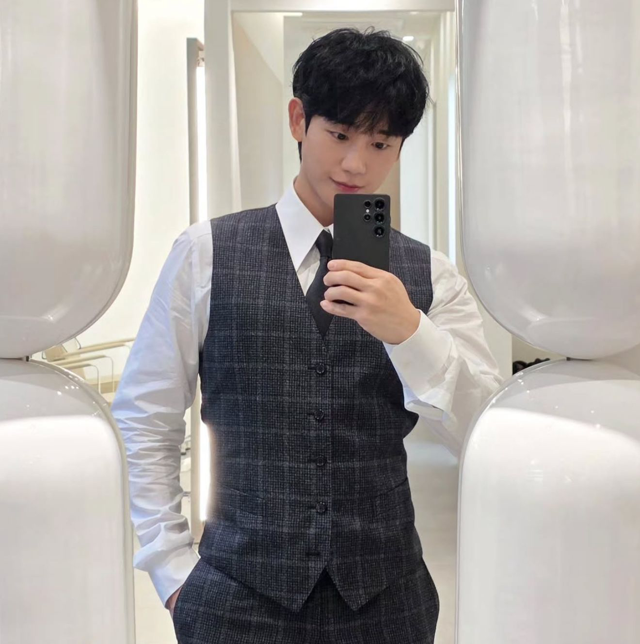 丁海寅的近期活动照