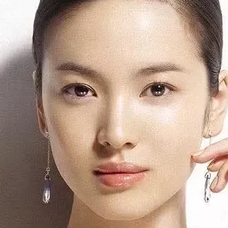 Recent activity shot of Song Hyekyo