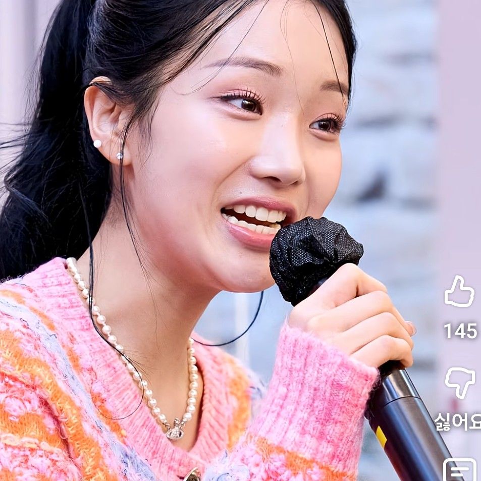 Recent activity shot of Kim Soyeon (2004)