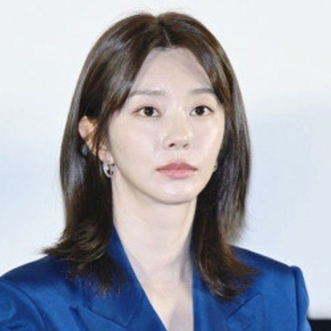 Recent activity shot of Lee Joobeen