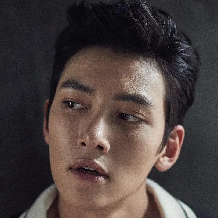 粉絲拍下的池昌旭瞬間