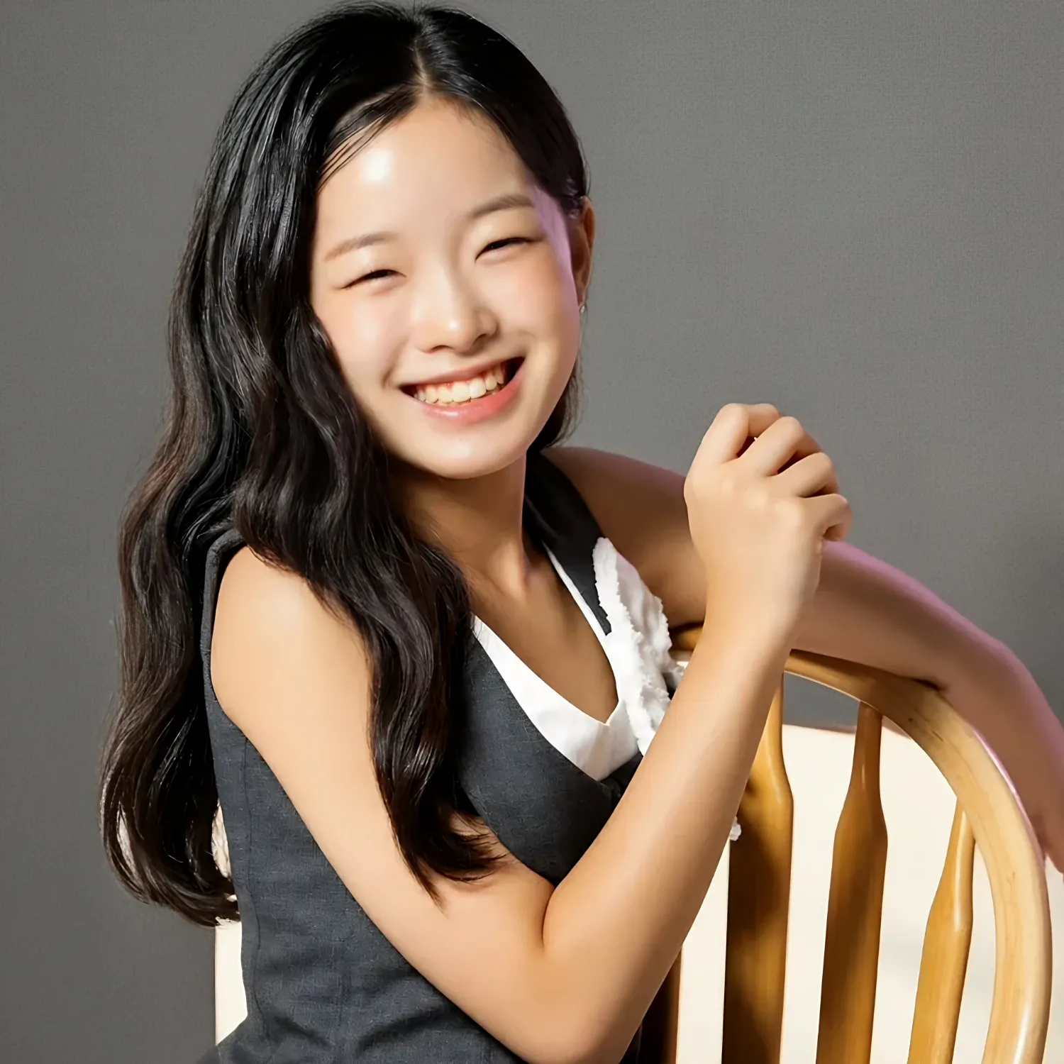 Behind-the-scenes cut of Lee Sooyeon