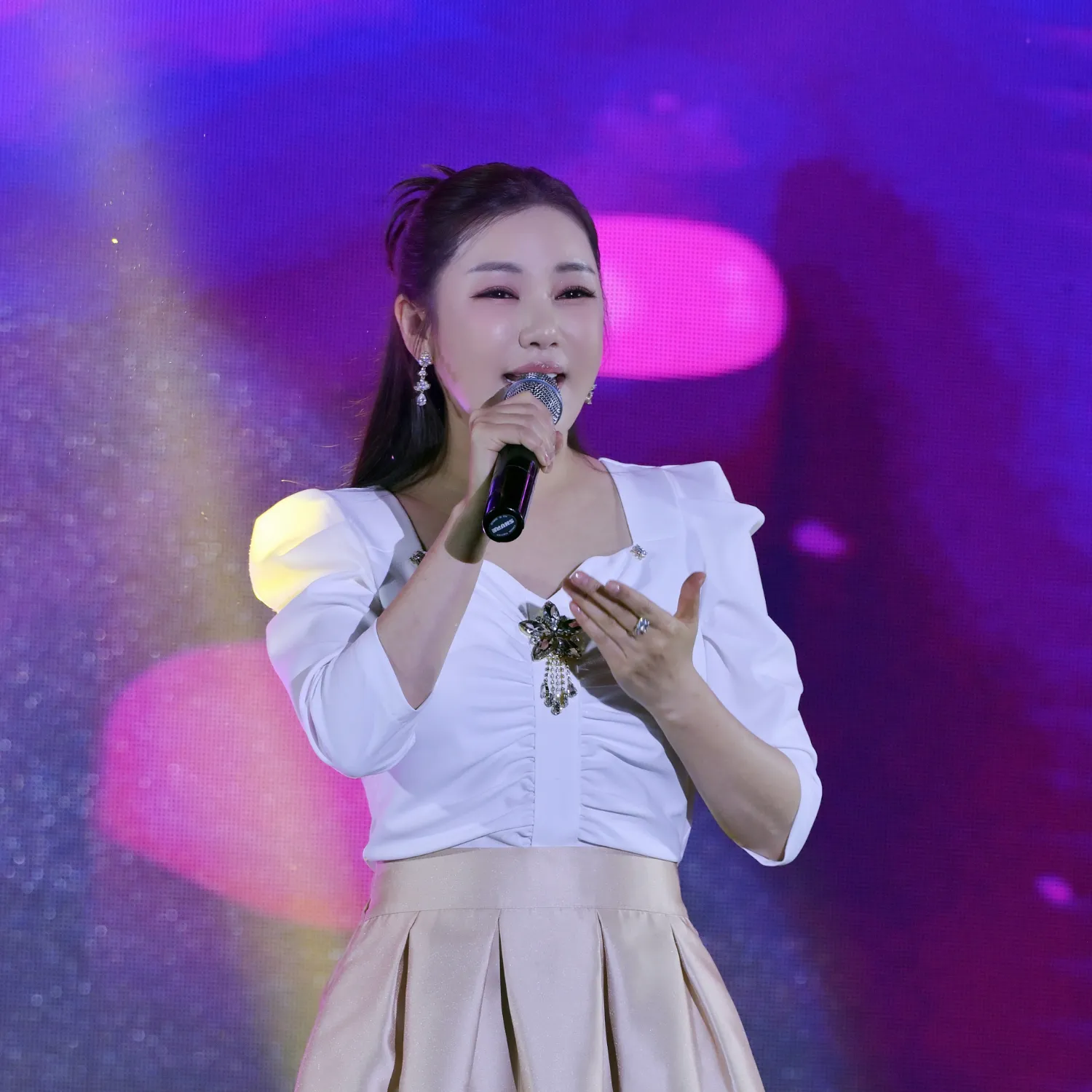 Foto kegiatan terbaru dari Song Gain