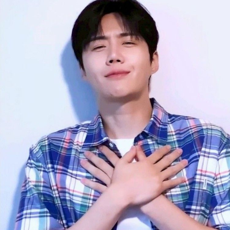 金宣虎的最新照片