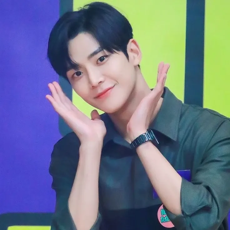 Foto terbaru dari Rowoon
