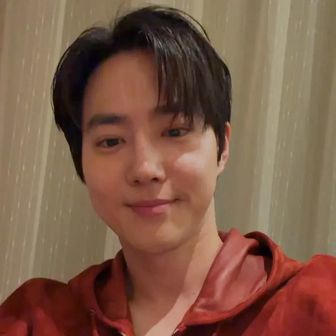 A moment captured by a fan of Suho