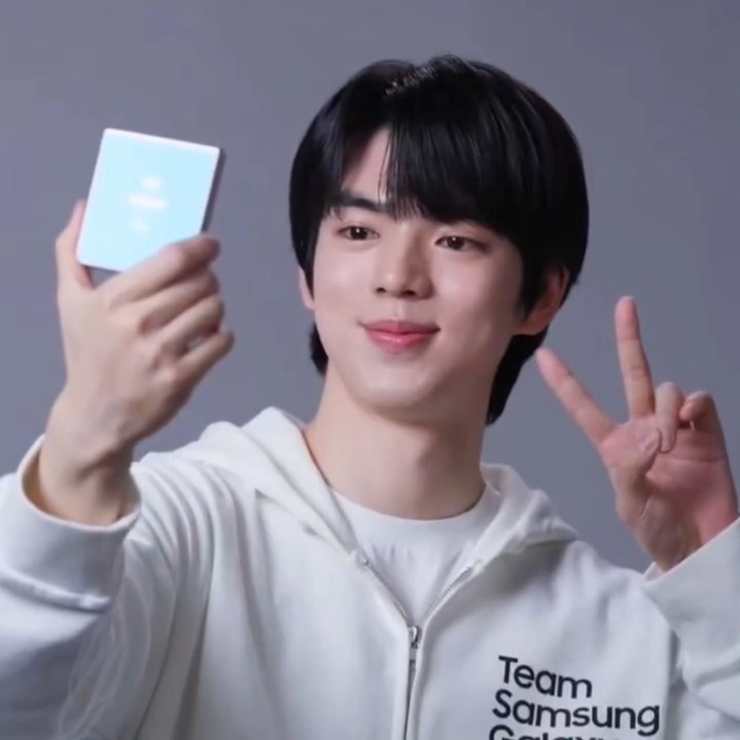 Behind-the-scenes cut of Cha Junhwan