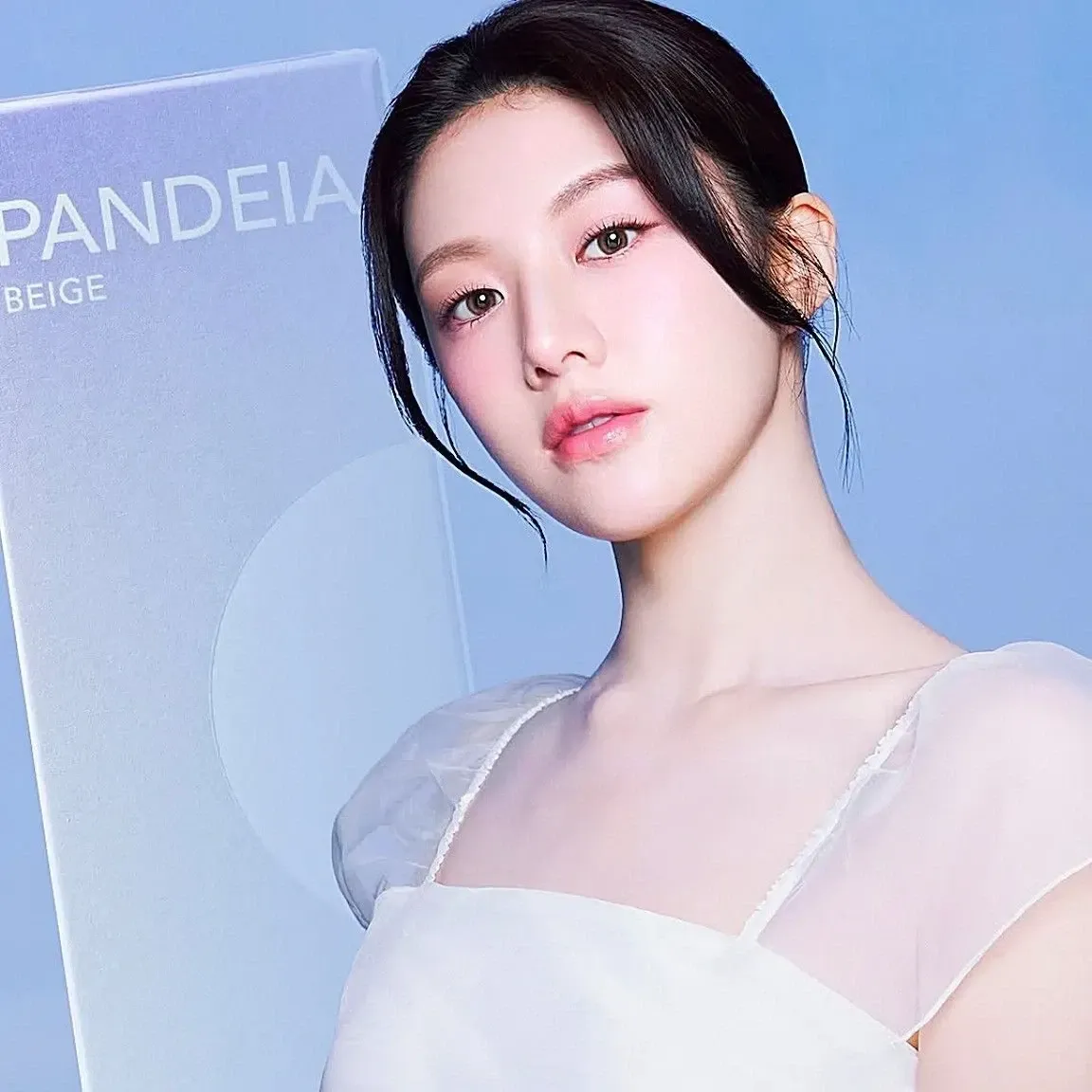 Behind-the-scenes cut of Go Younjung