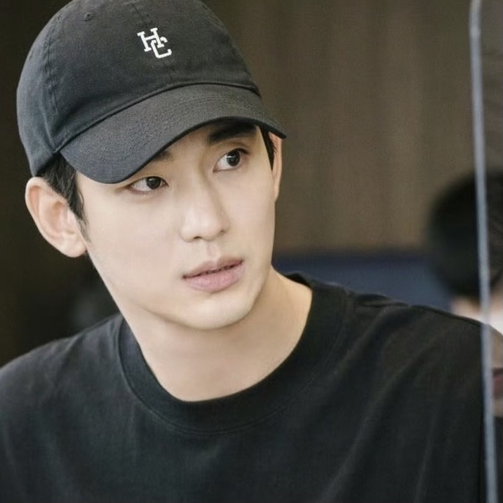 Recent activity shot of Kim Soohyun
